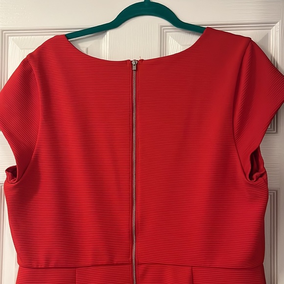 Women’s Dress - Picture 7 of 10